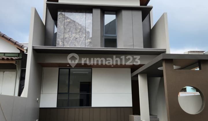 Rumah Modern Setraduta Bandung Utara Udara Sejuk