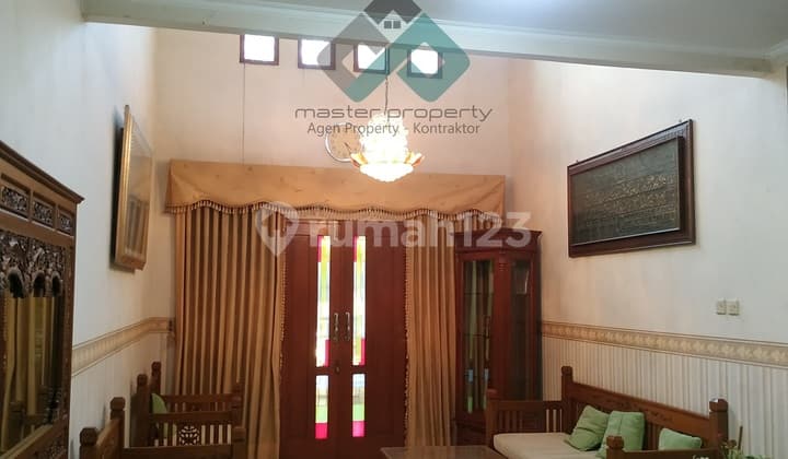 Rumah Dijual Cepat 2 Lantai Full Furnish di Pinus Regency