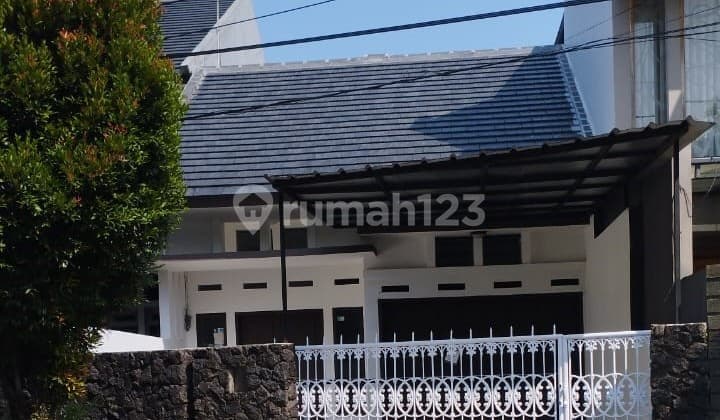 Jual Rumah 1 Lantai Nyaman Terawat Strategis di Antapani Bandung