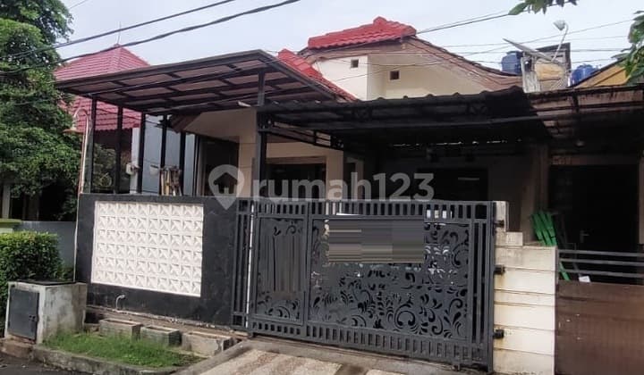 Rumah strategis dekat gerbang utama Komplek Bumi Panyawangan Cileunyi