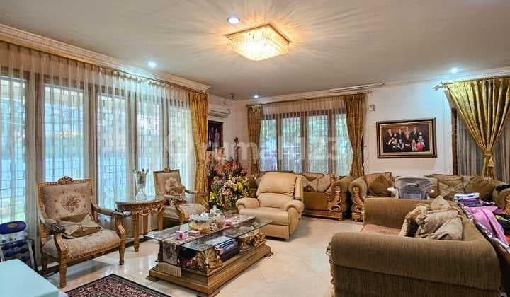 Rumah Lokasi Strategis di Radio Dalam Jakarta Selatan