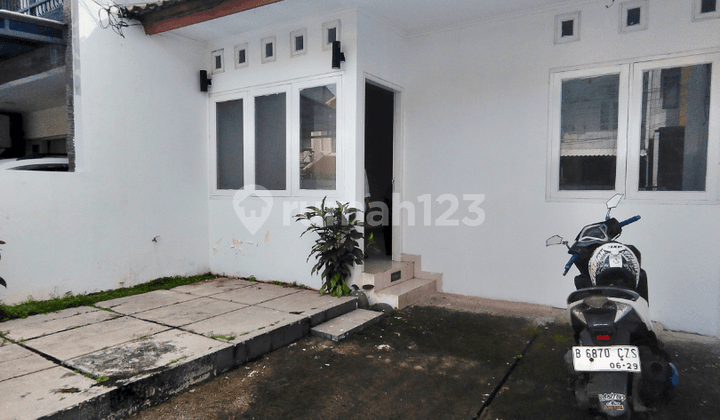 Rumah di bona indah jakarta selatan