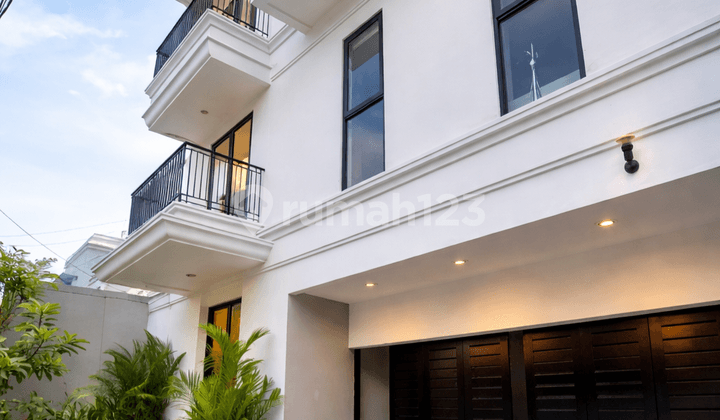 Disewakan Rumah Mewah di Kebayoran Baru Jakarta Selatan