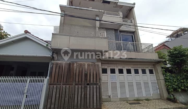 Rumah Perum Griya Satwika Ciputat Timur Tangsel Siap Huni