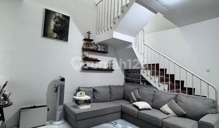 Nice Metland House Ready to Live 2 Floors Strategic Location