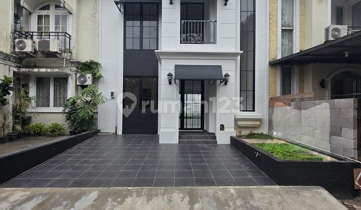 Jual Rumah Baru Renovasi Siap Huni, Depan Taman Di Bintaro Jaya Sektor 9
