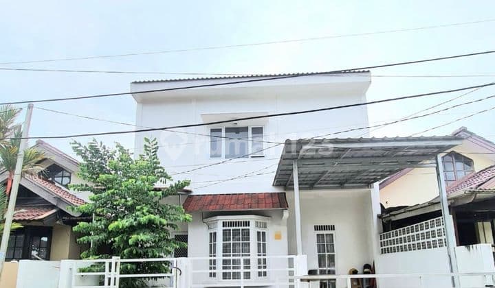 House Renovated Strategic Location in Sector 5 Bintaro Jaya