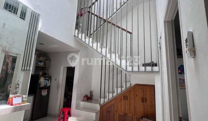 Rumah 3 Lantai Siap Huni dengan Hunian Nyaman dan Asri @Bintaro Sektor 9