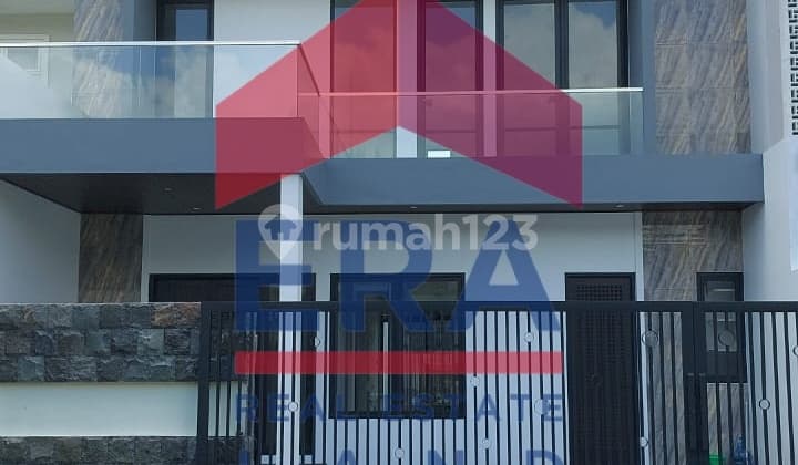 Rumah 2 Lantai Semi Furnished di Graha Golf , Malang