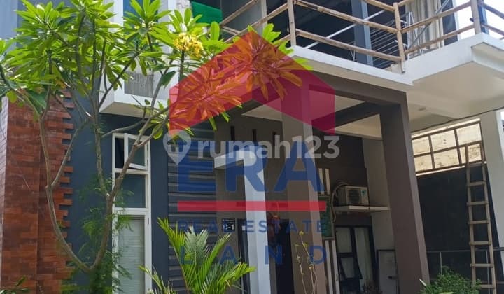 Rumah 2 Lantai Bagus SHM di Perum De Adisucipto Residence, Malang