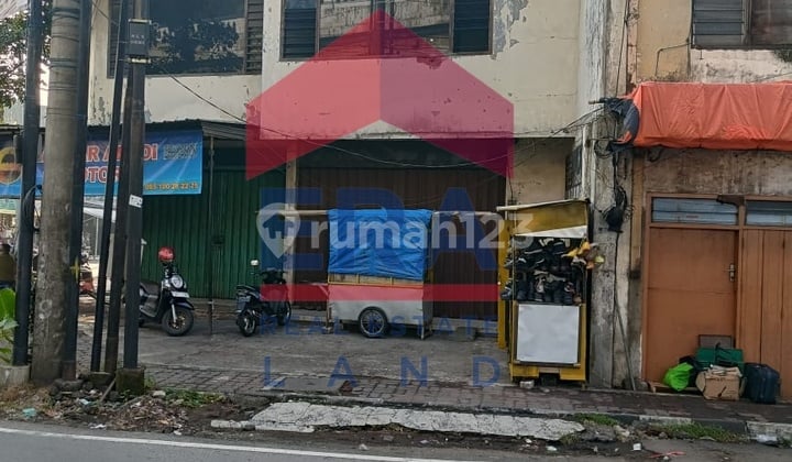 Ruko di Jalan Kolonel Sugiono , Malang 80 m