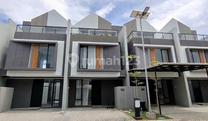 RUMAH ATTIC 1M AN TERLARIS DI SBY TIMUR DEKAT ITS, PAKUWON CITY