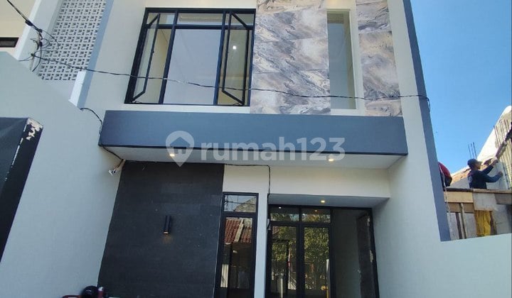 RUMAH BARU MODERN 2 LANTAI DI RUNGKUT MAPAN SPESIAL PRICE 1,55 M