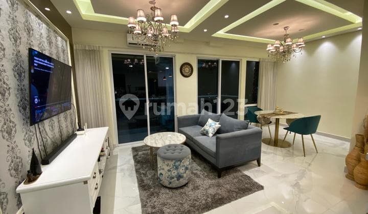 Puri Mansion, large area, modern classic interior, available immediately.