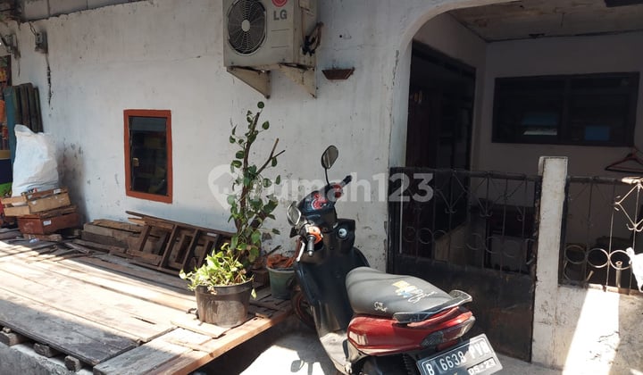 Dijual Rumah Tua di Kota Bambu