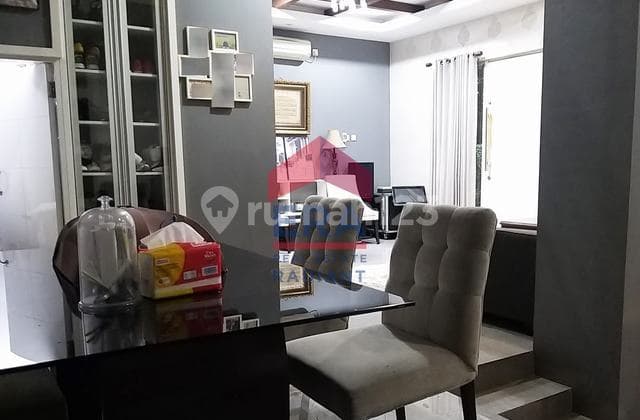 Dijual Rumah Strategis 3 Lantai Di Bintaro 7, Kebayoran Village