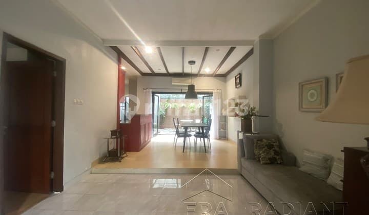 Rumah Modern 2 Lantai di Emerald Terrace, Bintaro Sektor 9