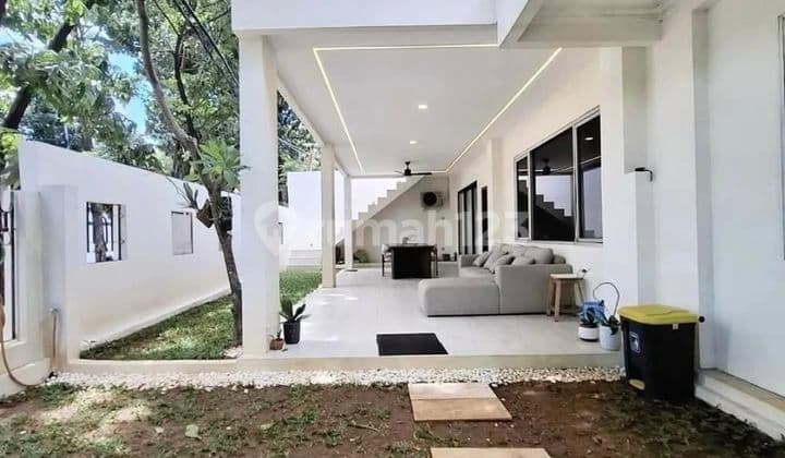 Modern House Suitable for Office Near Senayan City South Jakarta