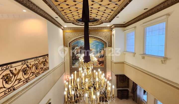 Rumah Mewah Strategis Di Area Kemang Jakarta Selatan