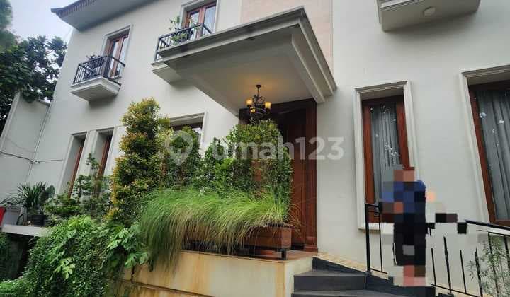Rumah Elegan Strategis Di Senopati Kebayoran Baru Jakarta Selatan