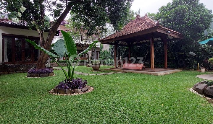 Rumah Komplek Tropical Modern Furnished Ragunan Jakarta Selatan