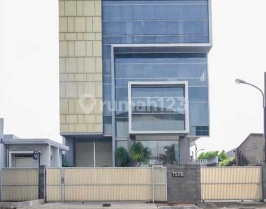 Lelang Murah Gedung Strategis di Kebayoran Lama Jakarta Selatan