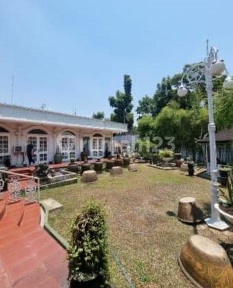 Rumah Hoek Strategis Cocok Usaha Area Pakubuwono Jakarta Selatan