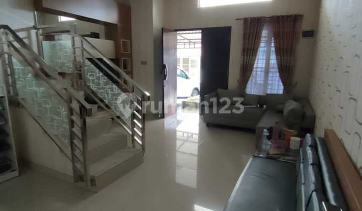 Jual Cepat Rumah Minimalis Tinggi Dari Jalan di Imperial Gading