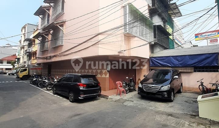 Turun Harga, Jual Cepat, Bu. Ruko Hoek Siap Pakai di Pademangan