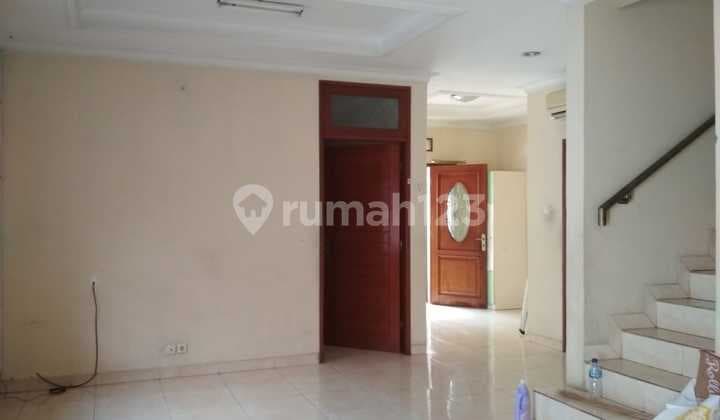 Jual Cepat Rumah Hoek Siap Huni di Taman Nyiur, Bisa Nego