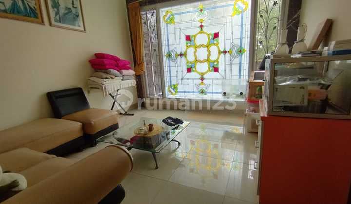 Disewakan Rumah Hoek Mewah Dan Asri di Villa Permata Gading
