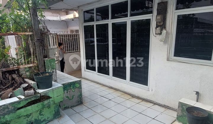 Quick Sale House in Mangga Besar, Negotiable Until Deal