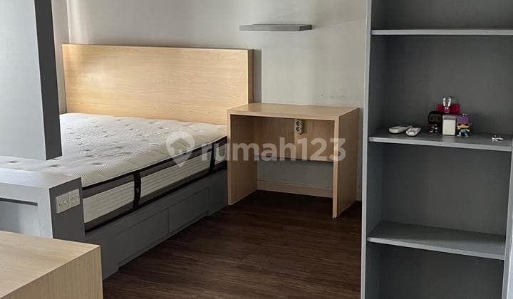 Jual Cepat, Unit 1Br Rapih Siap Huni View City Di Greenlake, Nego