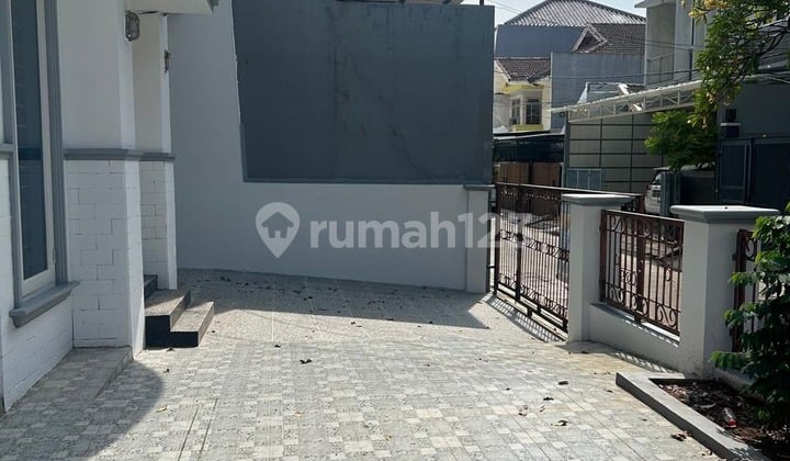 Disewakan, Rumah Rapih Siap Huni Posisi Hoek Di Danau Indah, Nego