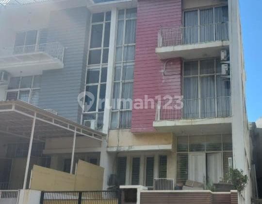 Dijual Rumah Long Beach 4 Lantai Semi Furnish - Lokasi Bagus