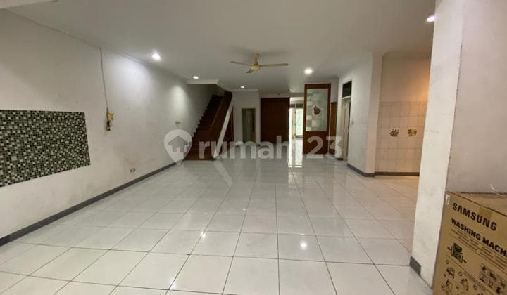 Dijual Cepat Rumah Camar Elok Indomobil 2,5 Lantai Semi Furnished