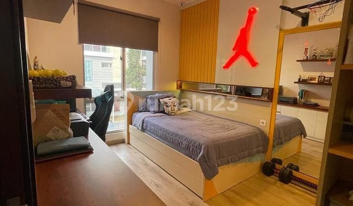 Dijual Cepat Rumah Golf Island 3 Lantai Full Furnished - Lokasi Strategis