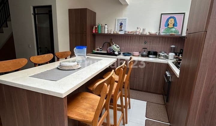Dijual Cepat Rumah Hook Semi Furnish di Provence Suite BSD City !