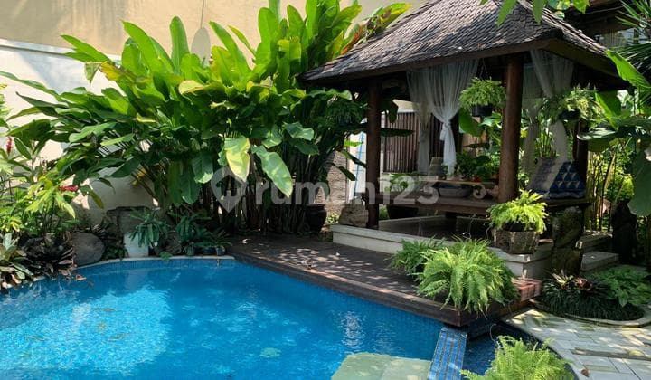 Dijual Rumah Tropical garden dan pool di Bintaro Sektor 8 !