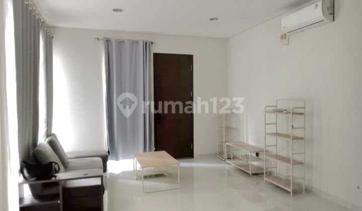 Dijual Rumah Semi Furnished 3 Lantai di Whelford BSD City!