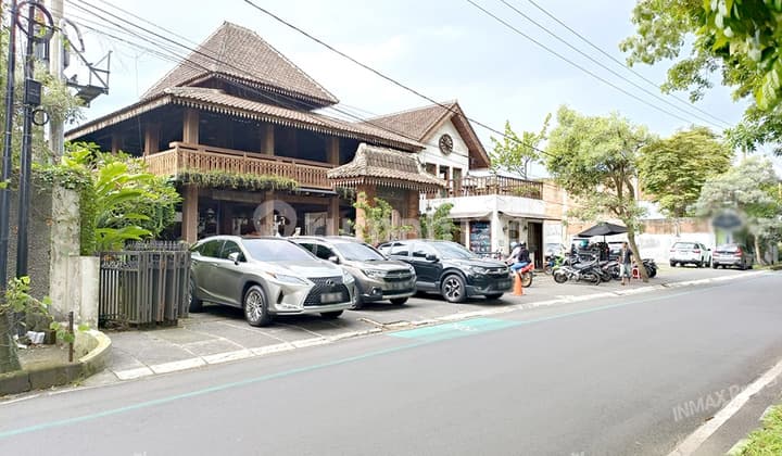 Tempat Usaha Resto Lokasi Strategis Di Jalan Jakarta, Kota Malang