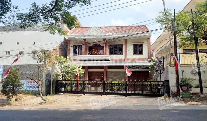 Rumah 2 Lantai Bagus Semi Furnished SHM di Raya Mojorejo Pendem, Batu