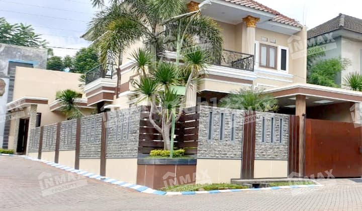 Rumah 2 Lantai Bagus Semi Furnished SHM Dekat Museum Angkut, Kota Batu