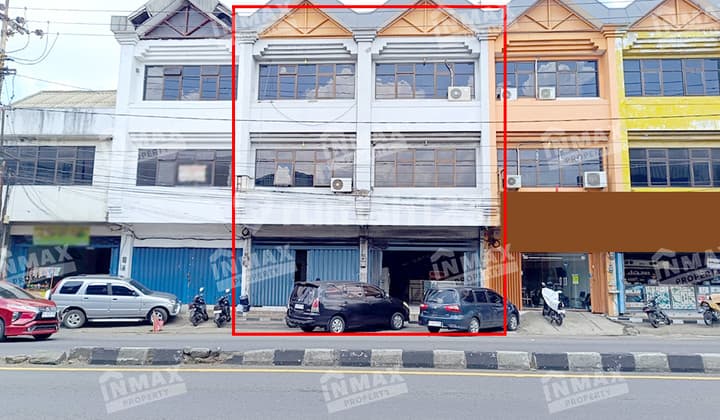 Ruko 3 Lantai Luas Terawat, Traffic Ramai Di Laksama Martadinata, Klojen Malang Kota