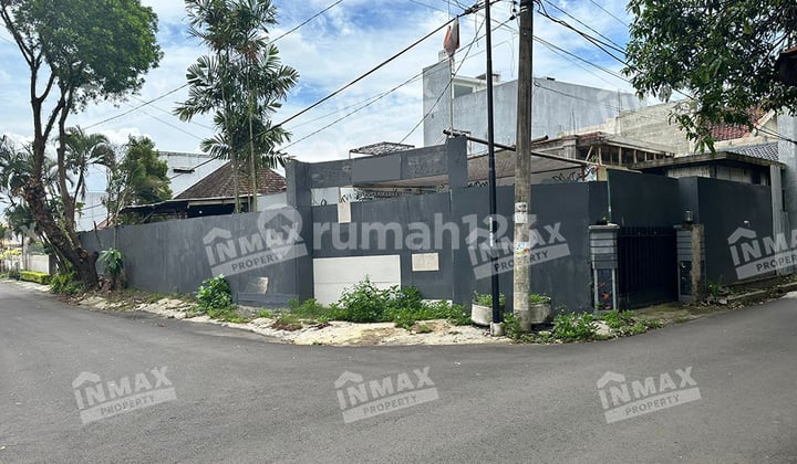 Rumah Pojok Tanah Luas Lokasi Jalan Kelengkeng Bareng Malang
