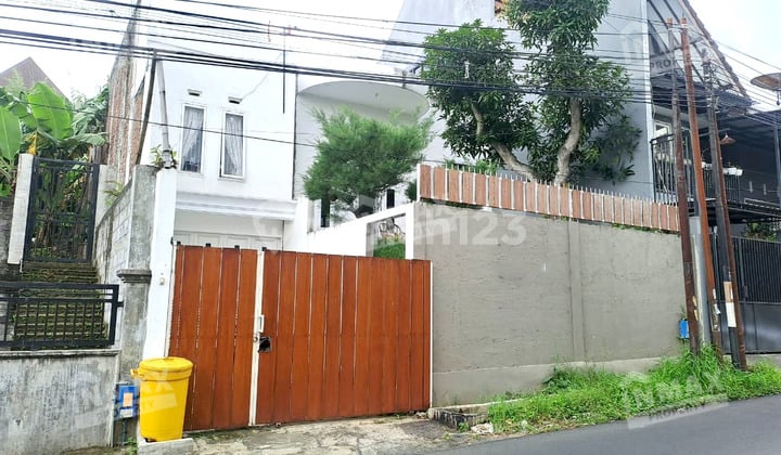 Rumah Luas, Banyak Kamar Lokasi Raya Karangwidoro Tidar