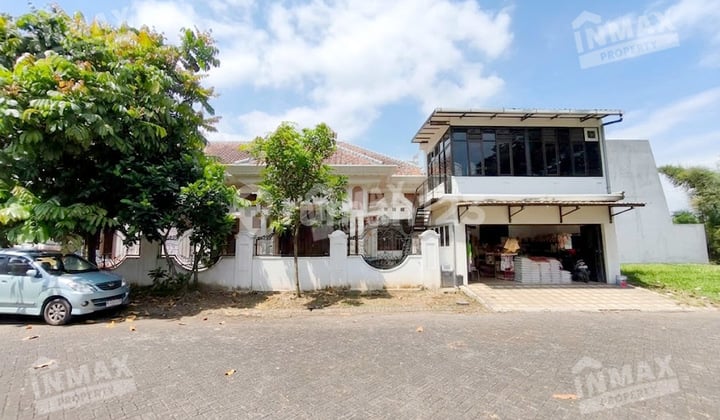 Spacious House, Corner Position Strategic Location at Puri Palma Araya