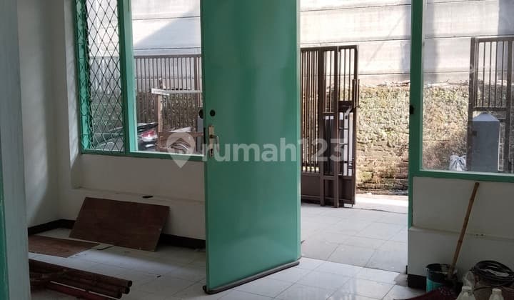 Pusat Kota Bandung,Sayap Jl Ciateul,Rumah 2 Lantai