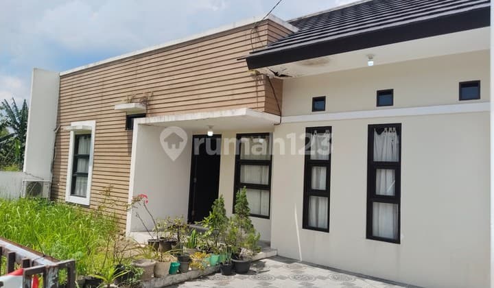 Rumah Cantik dengan Kolam Renang,Bisa Kpr,Taman Kopo Katapang,Bandung
