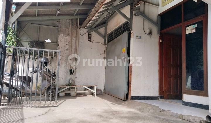 Rumah Hitung Tanah Pusat Kota,Sayap Jl Peta,Kopo